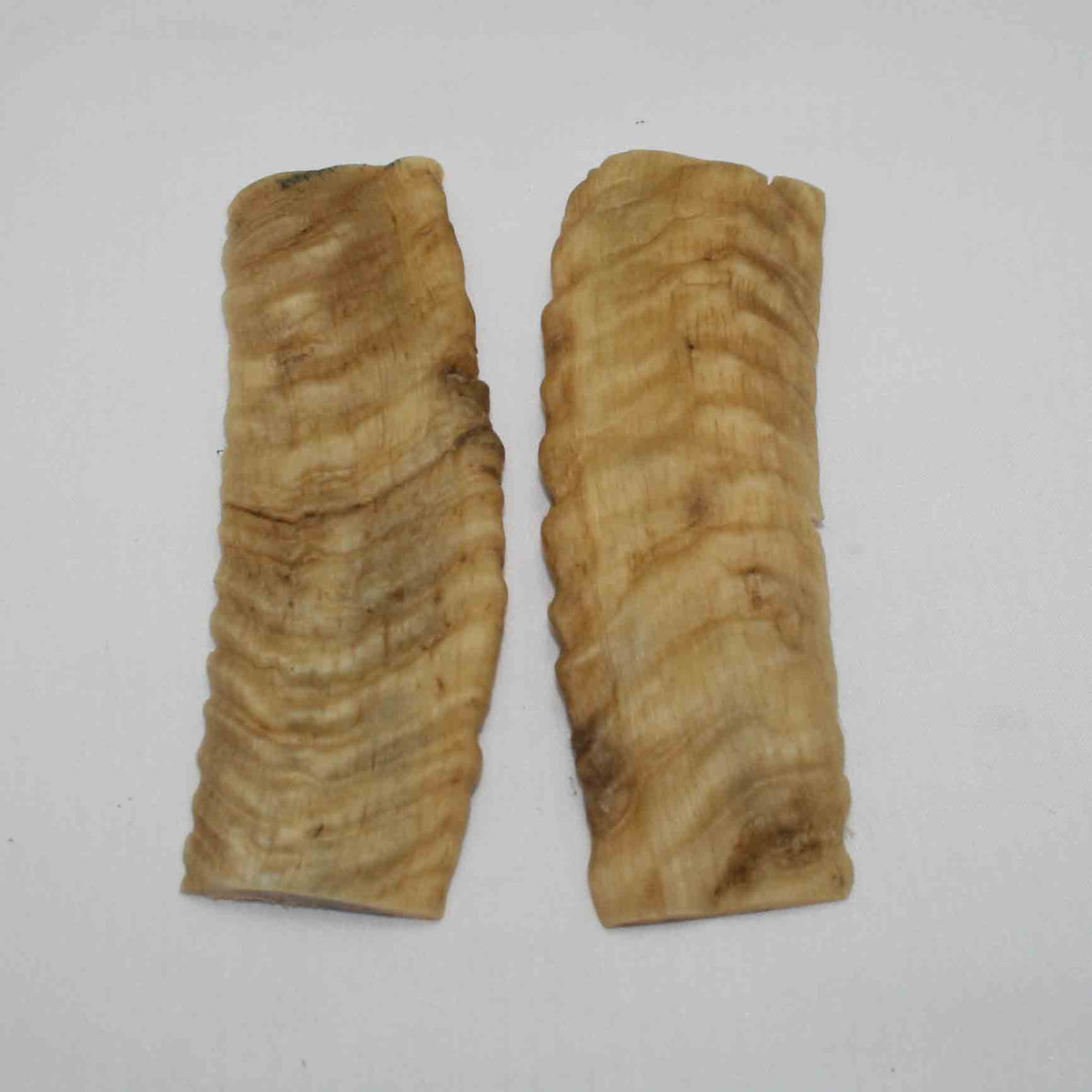 NB903JS94 Merino Ram&#39;s Horn Flat Block Scales