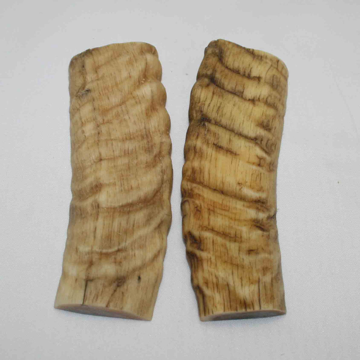 NB903LG16 Merino Ram's Horn Flat Block Scales