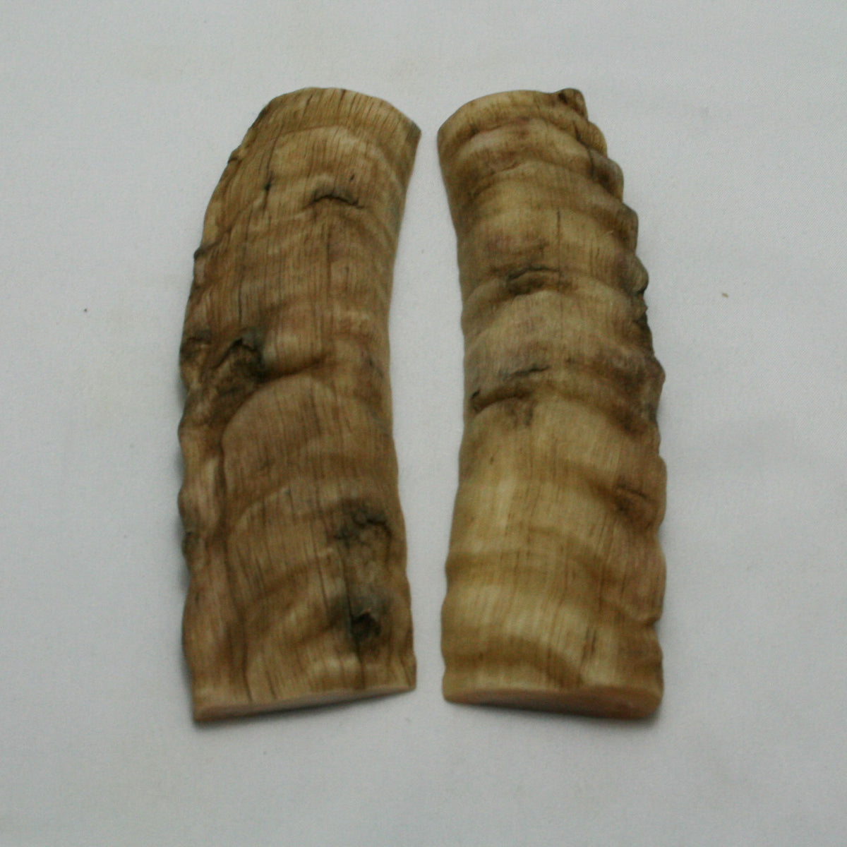 NB903NAM11 Merino Ram&#39;s Horn Flat Block Scales