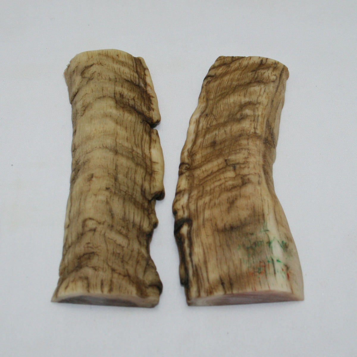 NB903NAM31 Merino Ram&#39;s Horn Flat Block Scales