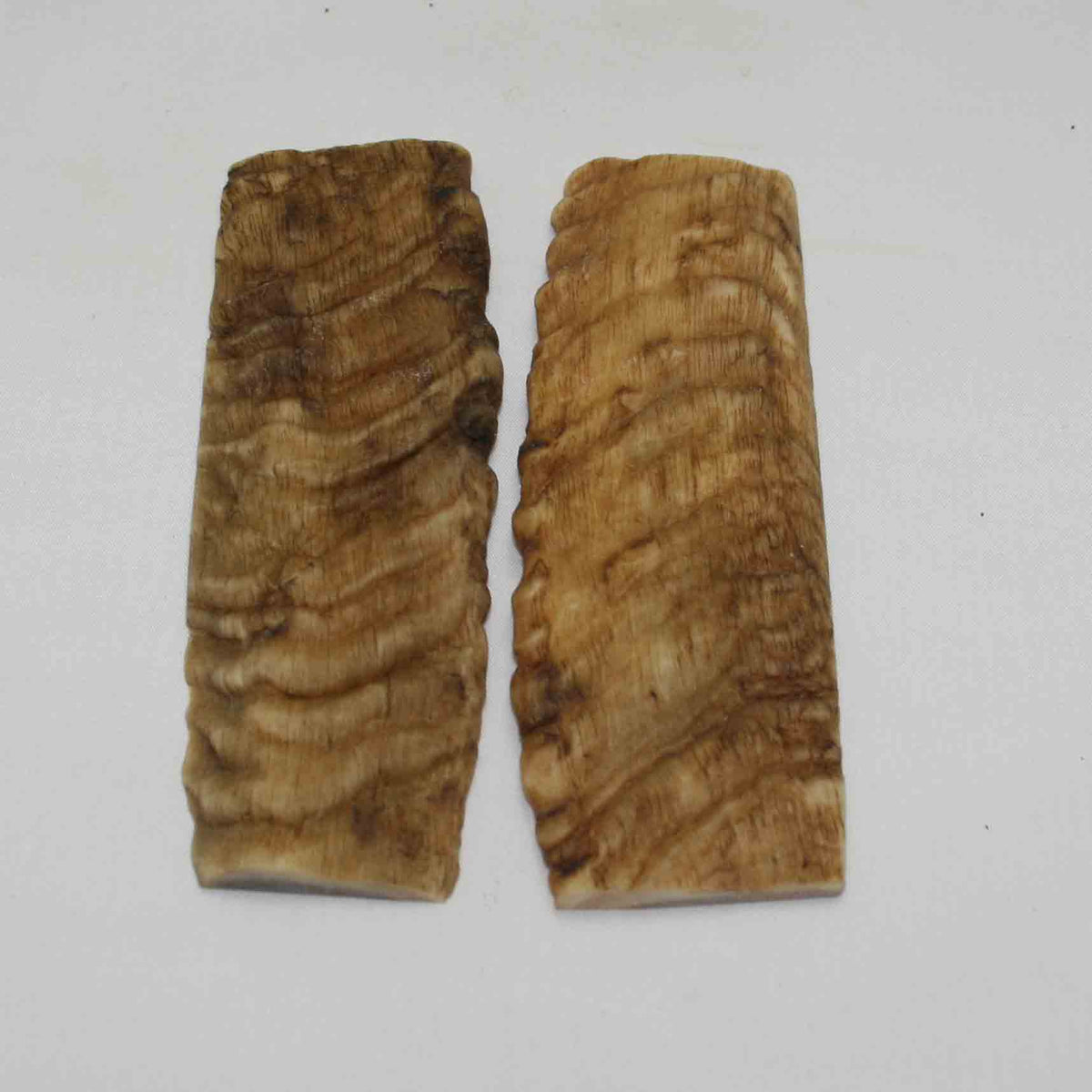 NB903NA14 Merino Ram's Horn Flat Block Scales Size: 5.19" x 1.74" x 0.23"inch