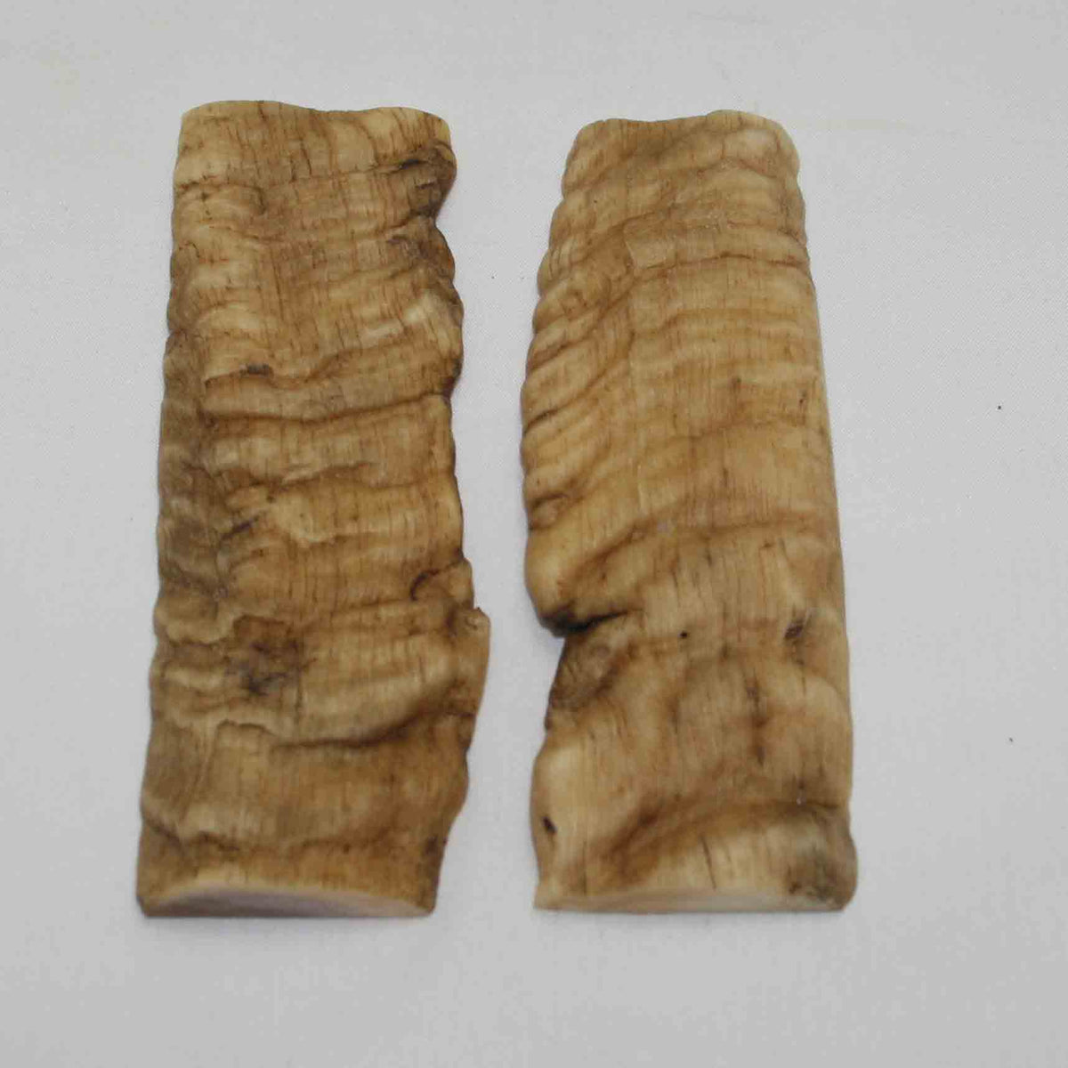 NB903NA16 Merino Ram's Horn Flat Block Scales Size: 4.98" x 1.66" x 0.22"inch