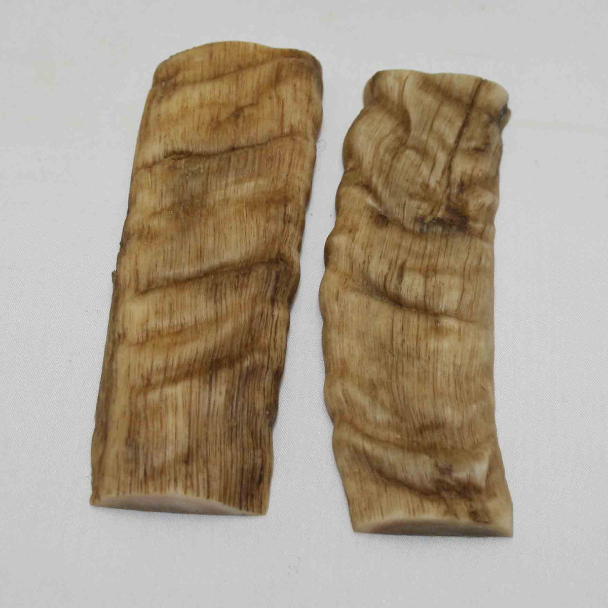 NB903NA24 Merino Ram's Horn Flat Block Scales Size: 4.52" x 1.53" x 0.31"inch