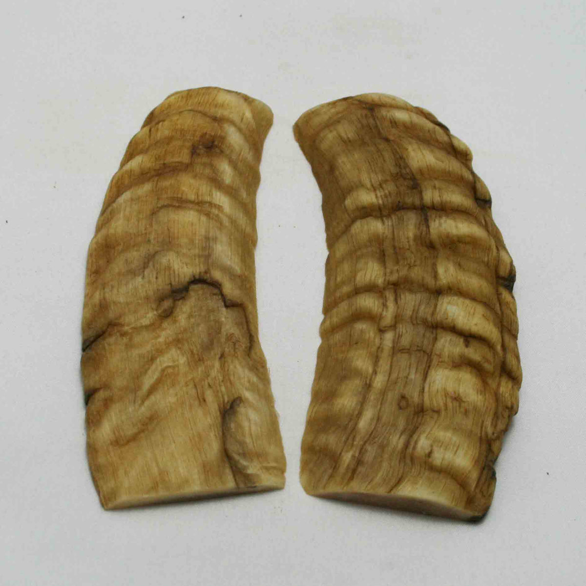 NB903NA39 Merino Ram's Horn Flat Block Scales Size: 5.17" x 1.88" x 0.19"inch