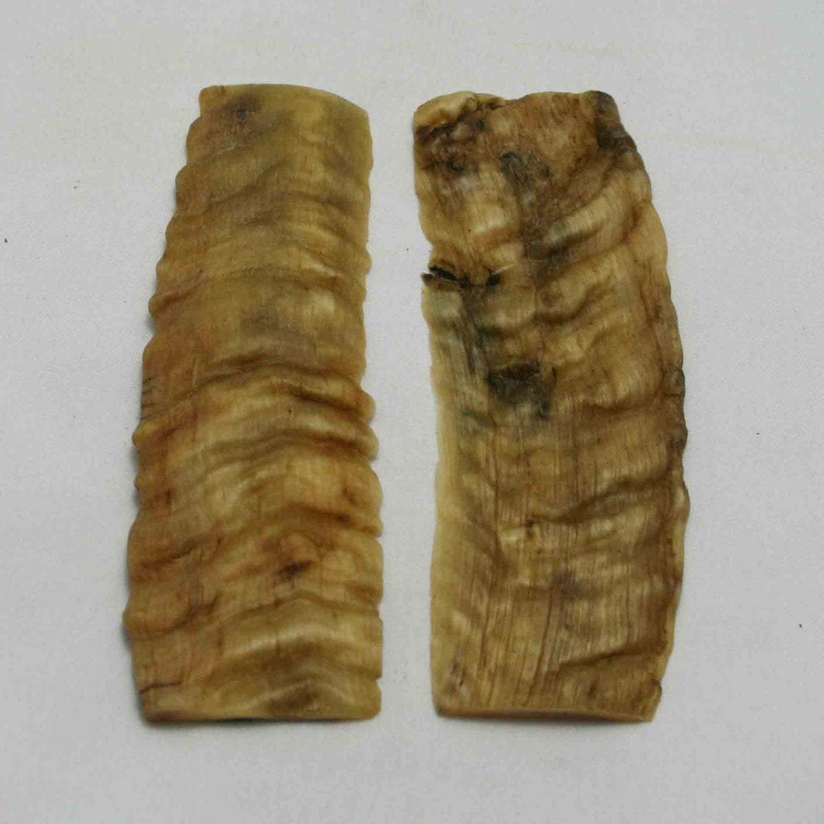 NB903NA40 Merino Ram's Horn Flat Block Scales Size: 5.10" x 1.71" x 0.33"inch