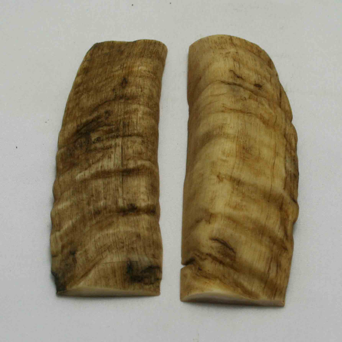 NB903NA41 Merino Ram's Horn Flat Block Scales Size: 4.84" x 1.58" x 0.18"inch