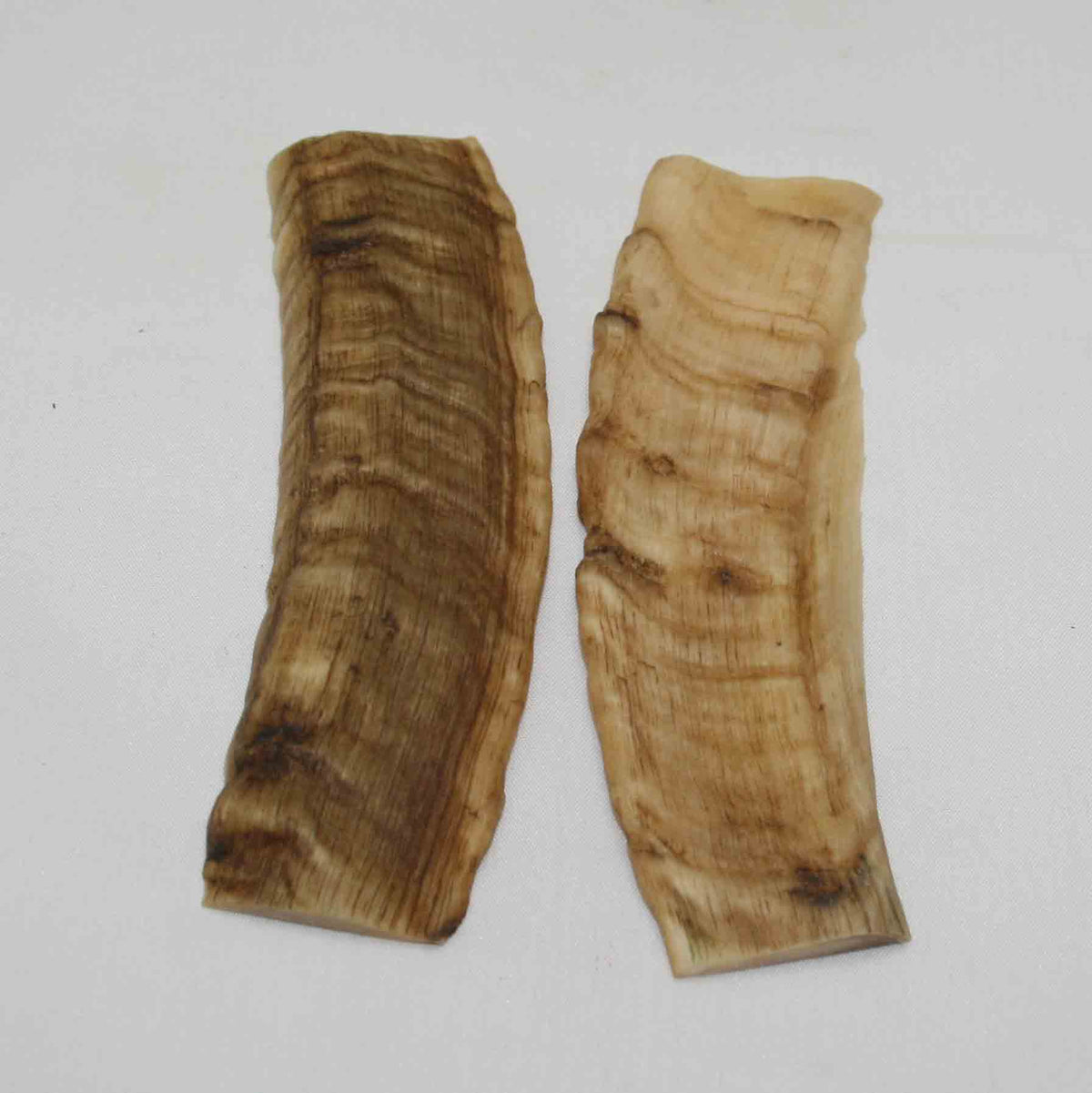 NB903NA43 Merino Ram's Horn Flat Block Scales Size: 5.06" x 1.47" x 0.18"inch