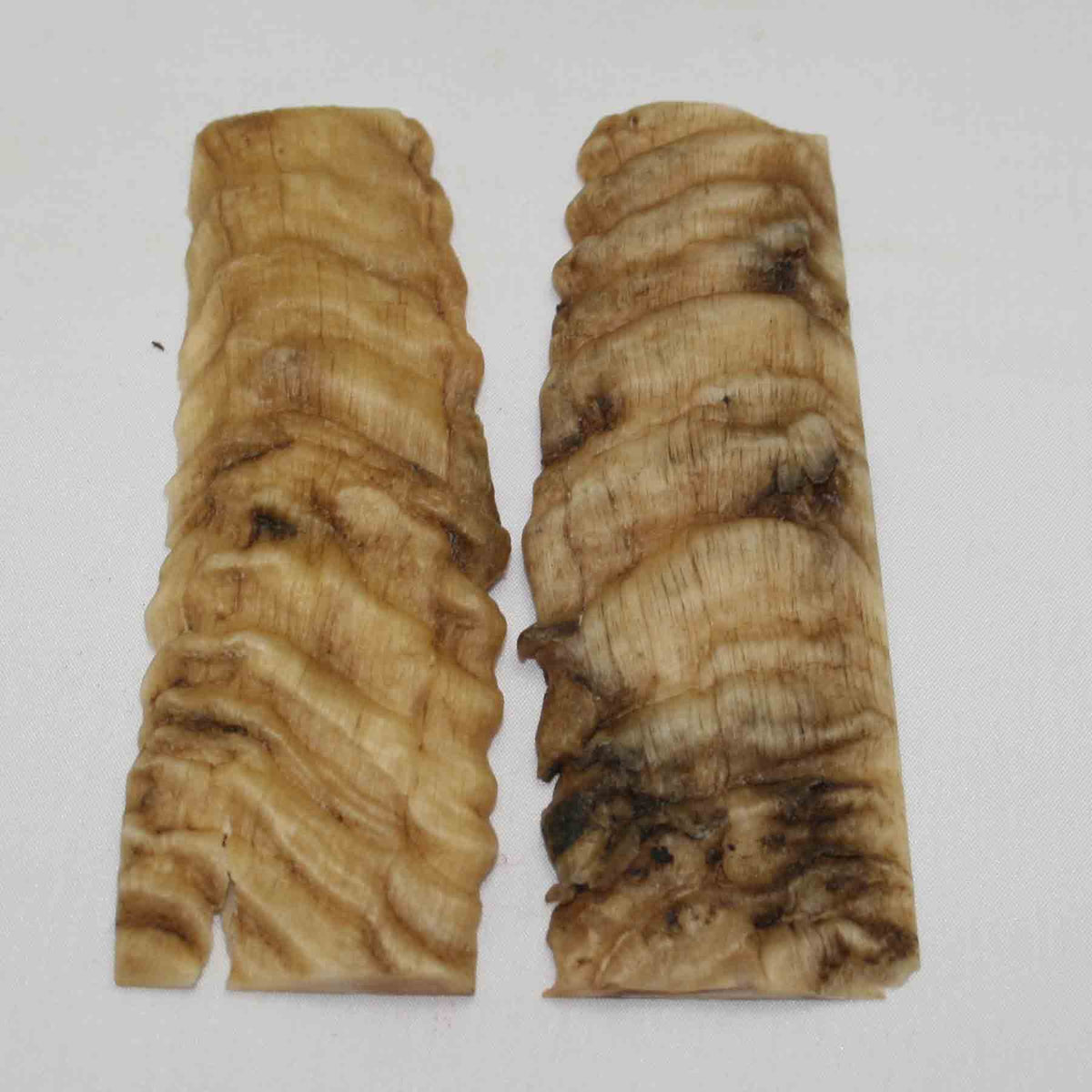 NB903NA49 Merino Ram's Horn Flat Block Scales Size: 5.08" x 1.72" x 0.27"inch
