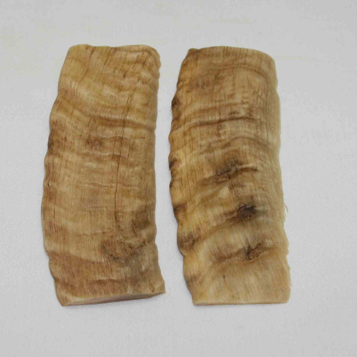 NB903NA56 Merino Ram's Horn Flat Block Scales Size: 4.84" x 1.68" x 0.12"inch