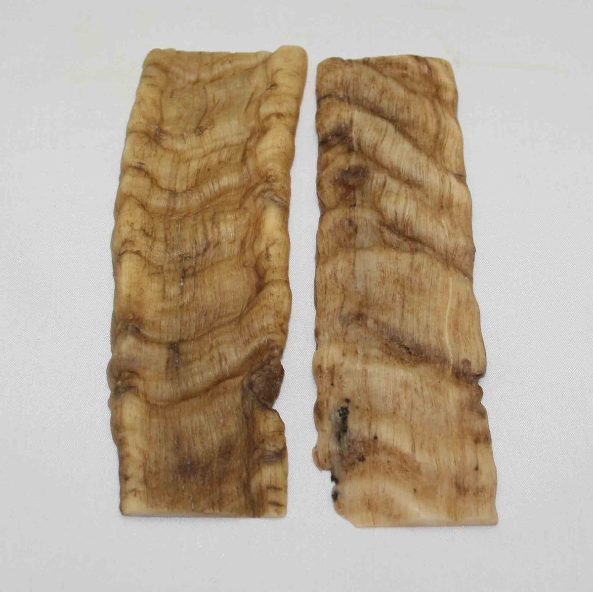 NB903NA57 Merino Ram's Horn Flat Block Scales Size: 5.40" x 1.76" x 0.17"inch