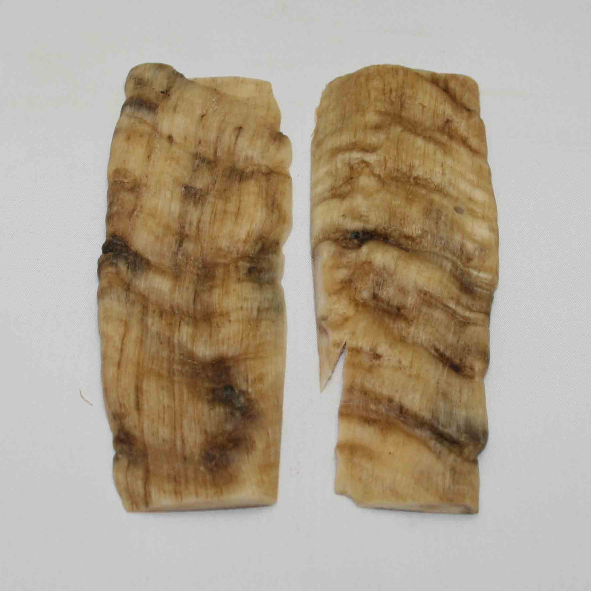 NB903NA60 Merino Ram's Horn Flat Block Scales Size: 5.09" x 1.31" x 0.22"inch