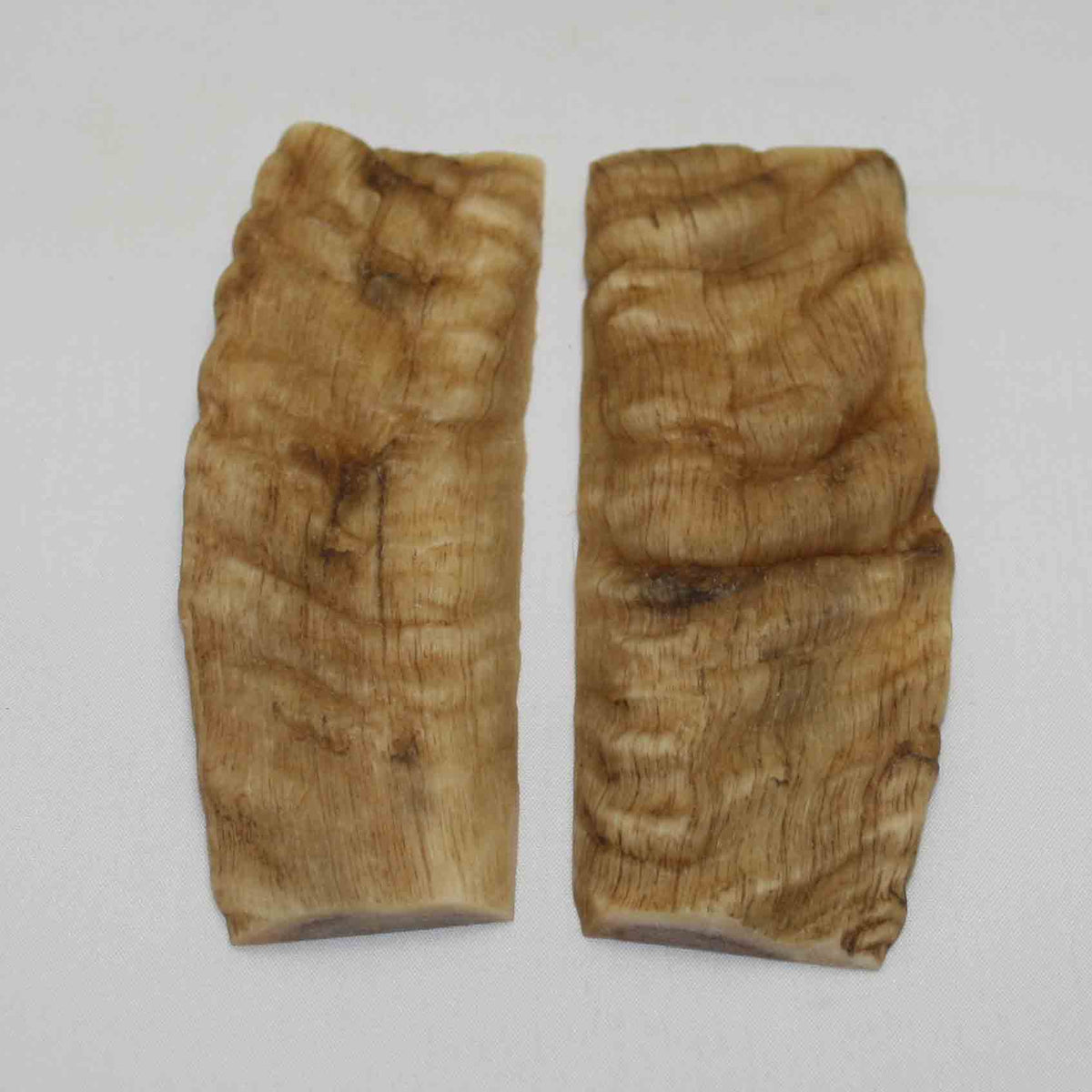 NB903NA65 Merino Ram's Horn Flat Block Scales Size: 4.98" x 1.62" x 0.24"inch&nbsp;