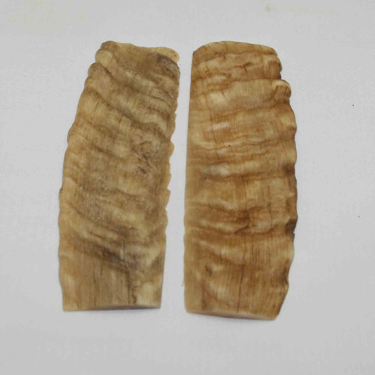 NB903NA6 Merino Ram's Horn Flat Block Scales Size: 4.83" x 1.67" x 0.13"inch
