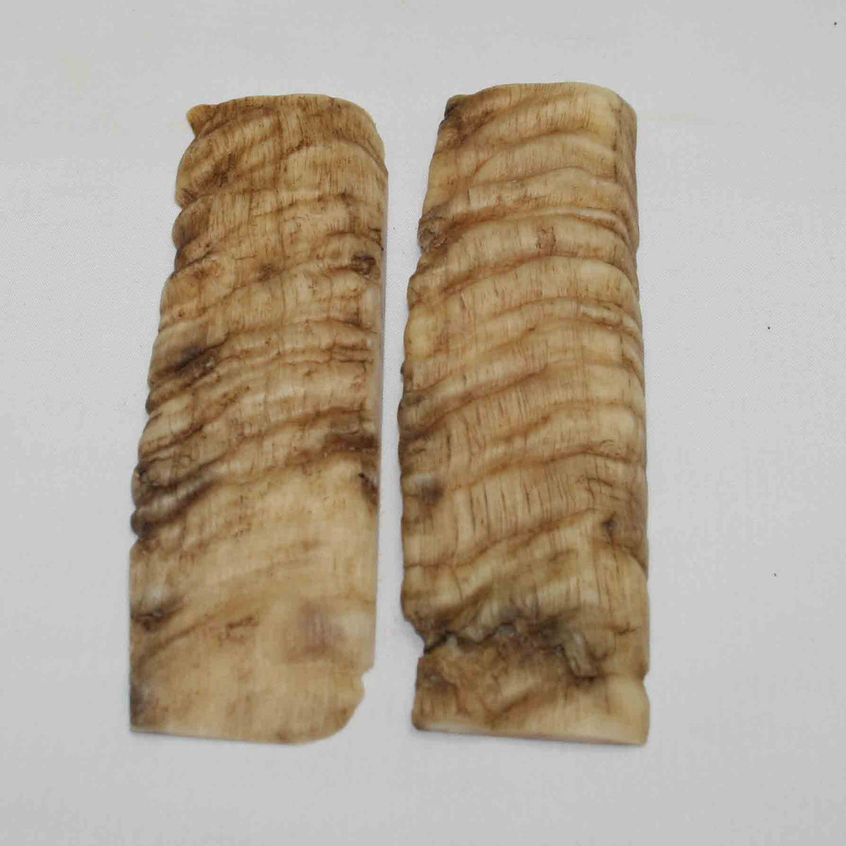 NB903NA7 Merino Ram's Horn Flat Block Scales Size: 5.35" x 1.74" x 0.17"inch