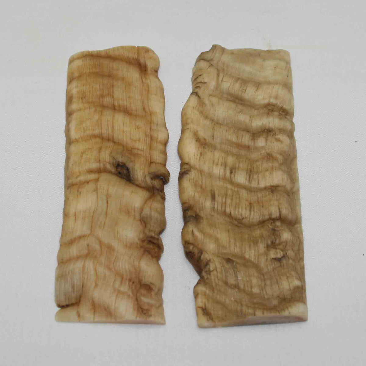 NB903NA9 Merino Ram's Horn Flat Block Scales Size: 5.12" x 1.85" x 0.20"inch