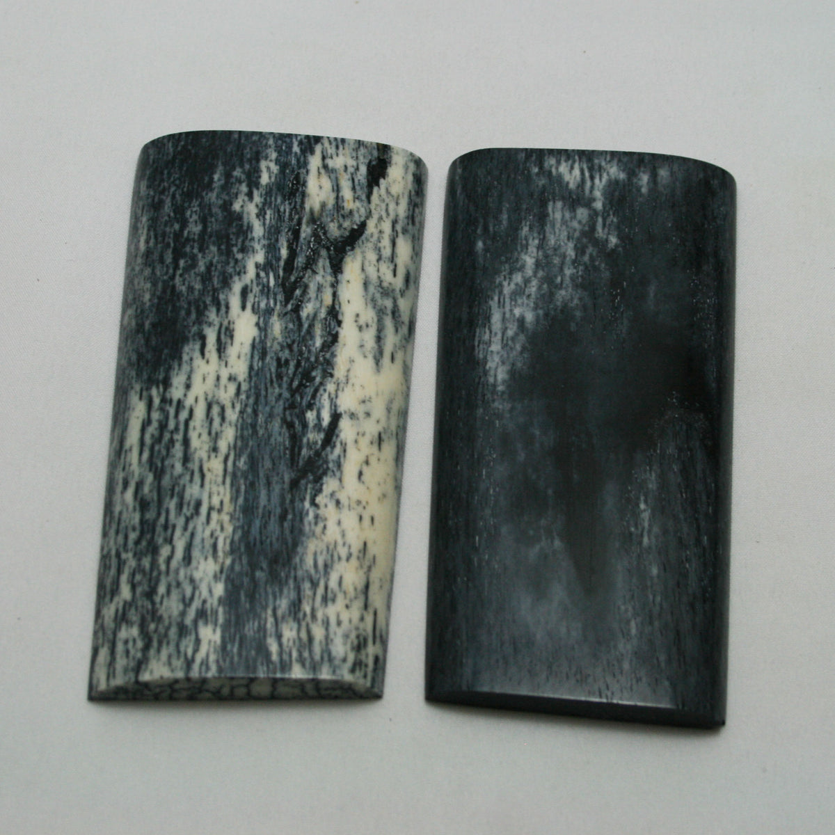 NB108MAN101 Giraffe Bone Scales