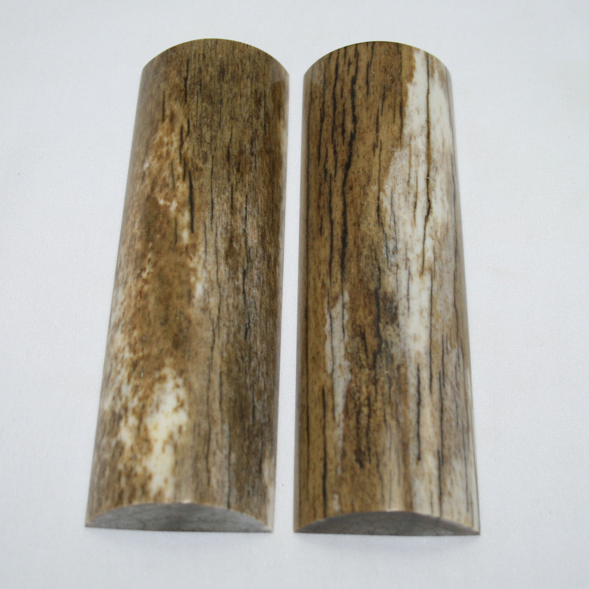 NB108MAN105 Giraffe Bone Scales