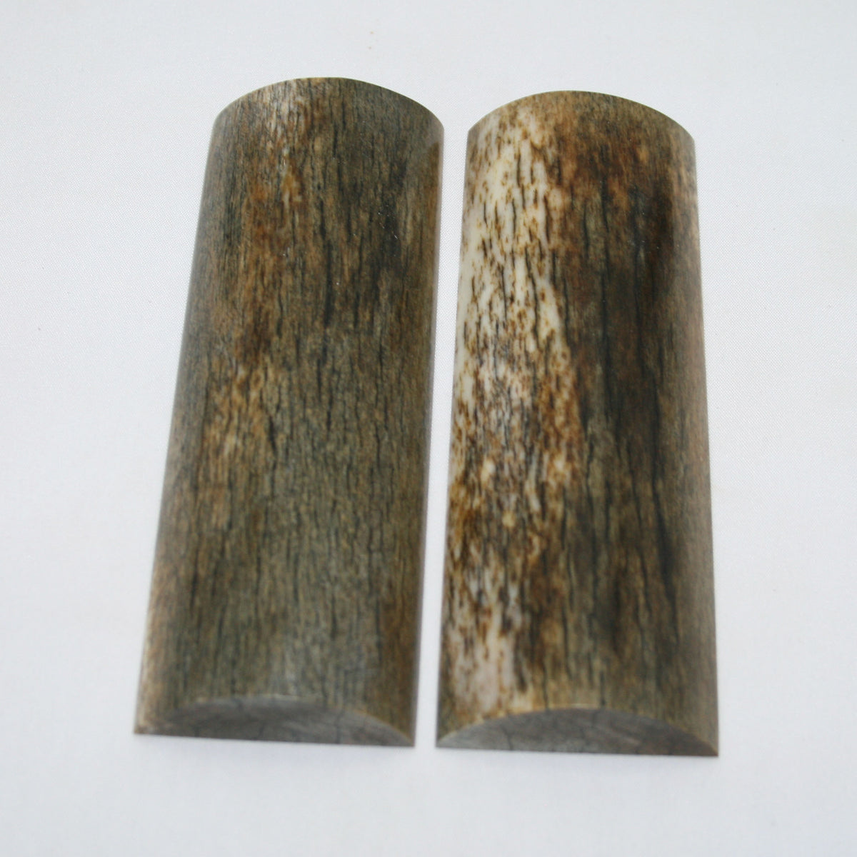 NB108MAN112 Giraffe Bone Scales