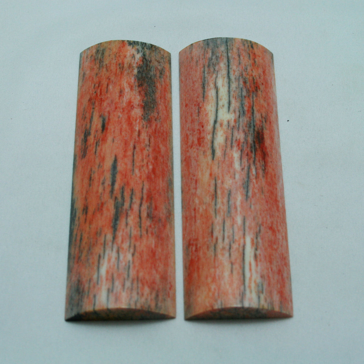 NB108MAN128 Giraffe Bone Scales