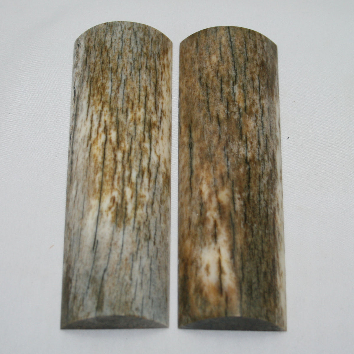 NB108MAN132 Giraffe Bone Scales