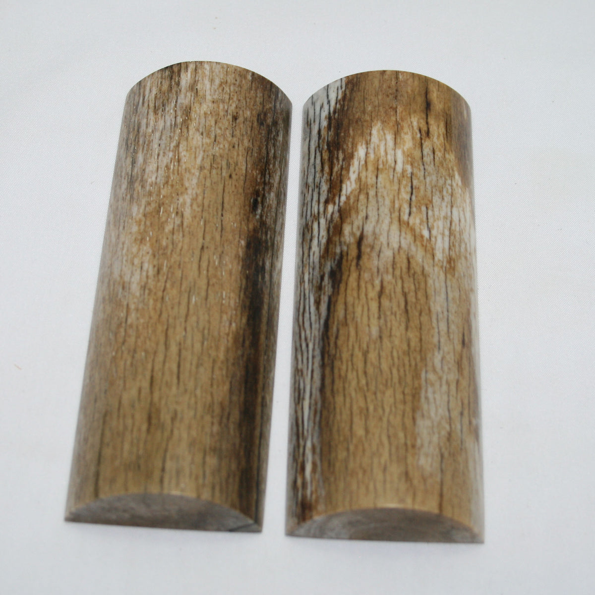 NB108MAN134 Giraffe Bone Scales