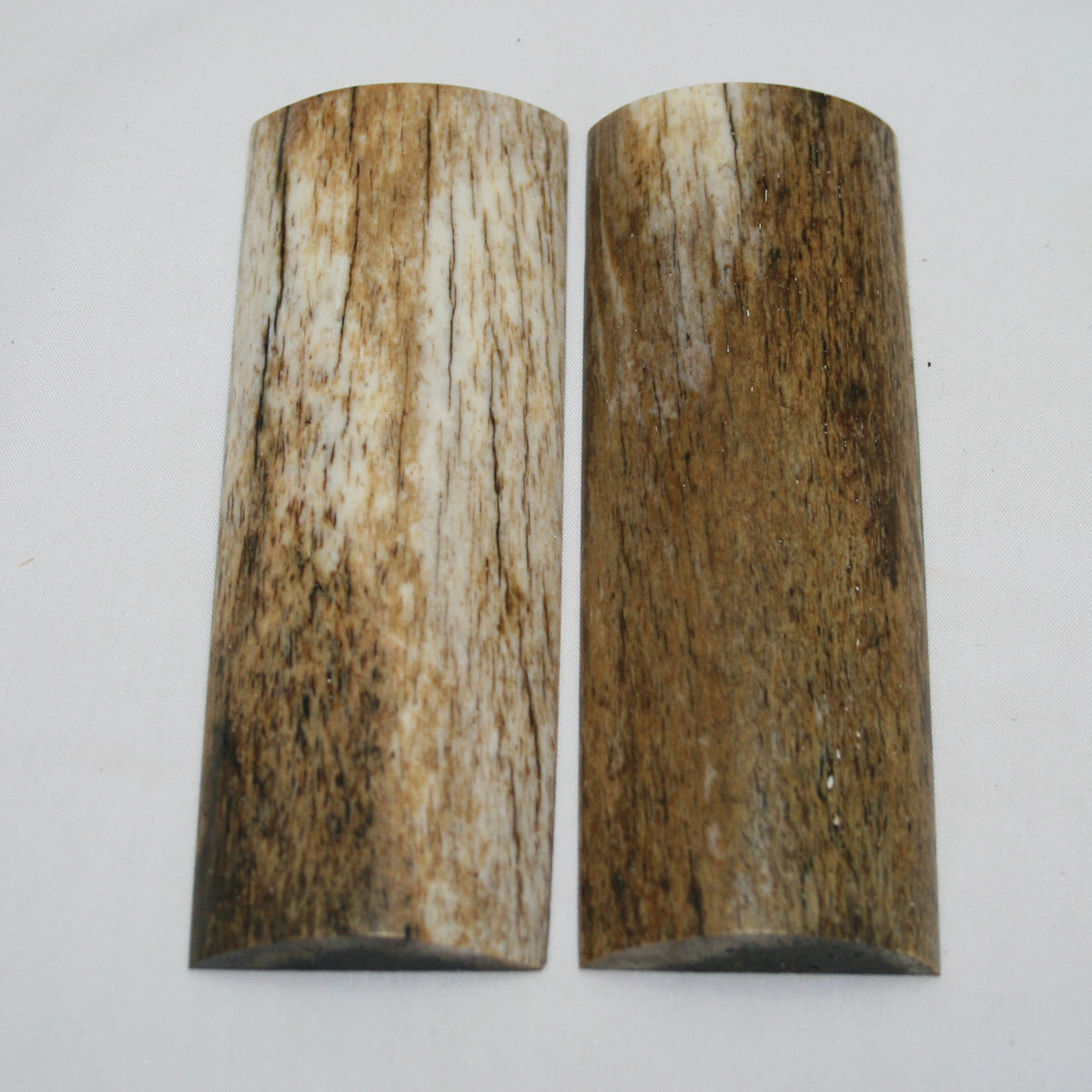 NB108MAN136 Giraffe Bone Scales