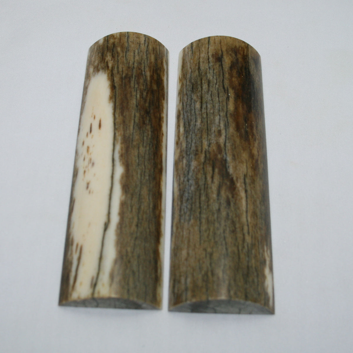 NB108MAN26 Giraffe Bone Scales