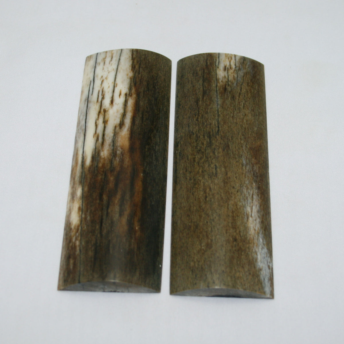 NB108MAN28 Giraffe Bone Scales