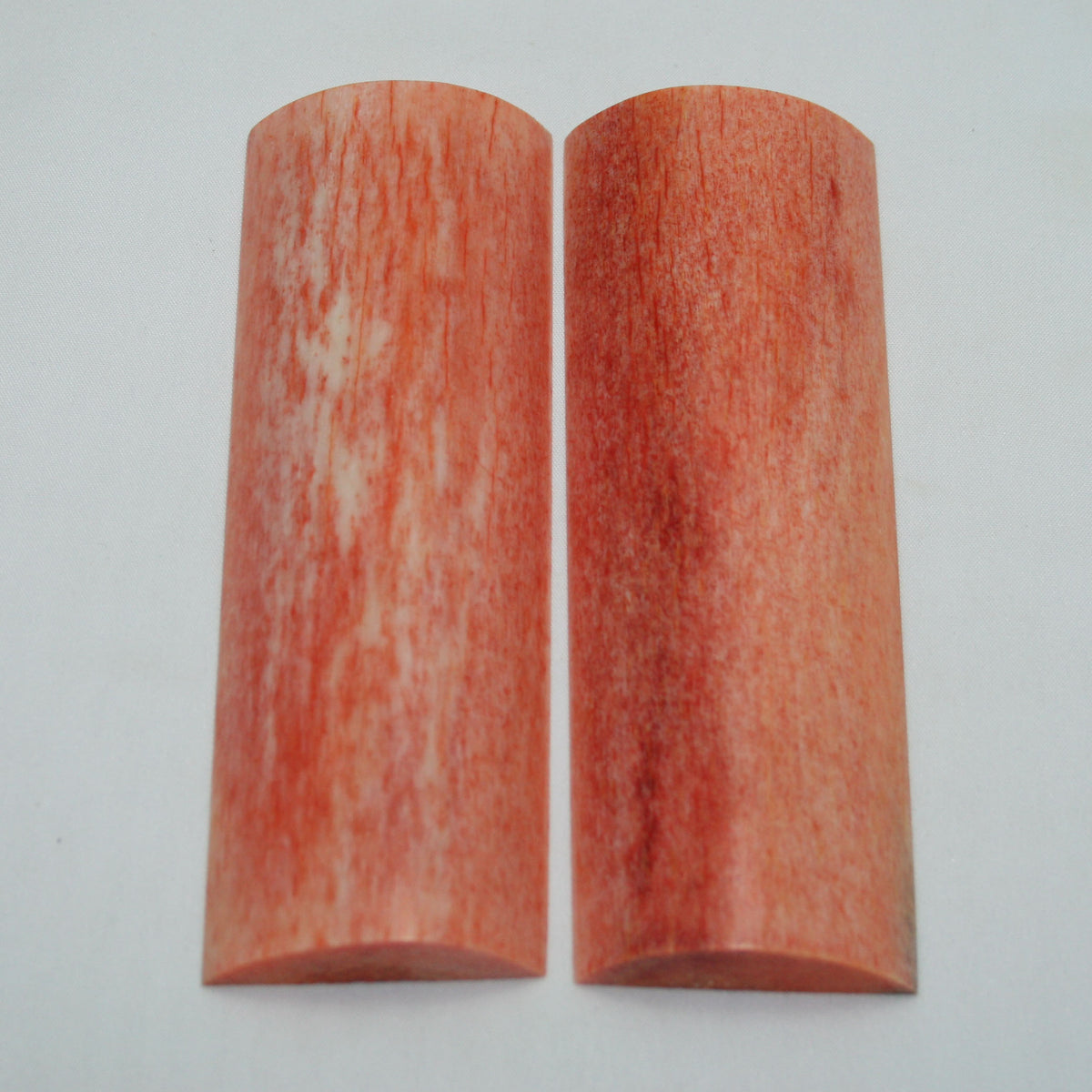 NB108MAN42 Giraffe Bone Scales