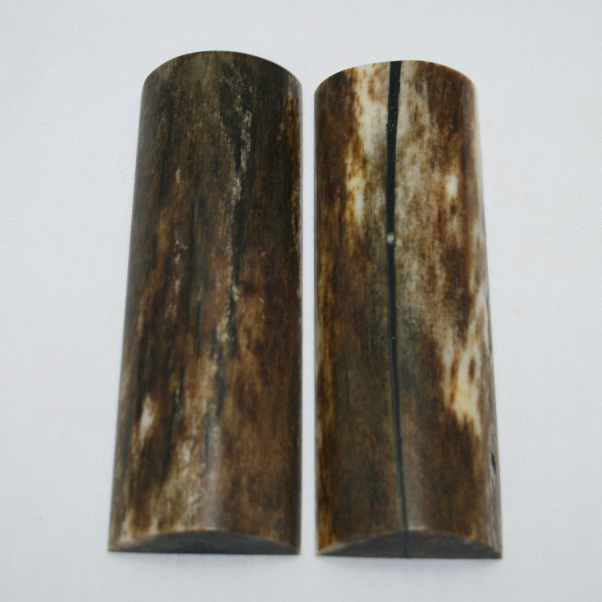 NB108MAN44 Giraffe Bone Scales