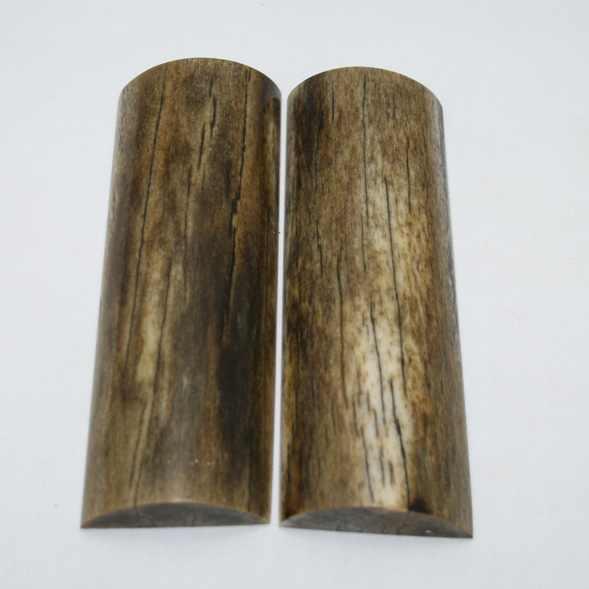 NB108MAN46 Giraffe Bone Scales