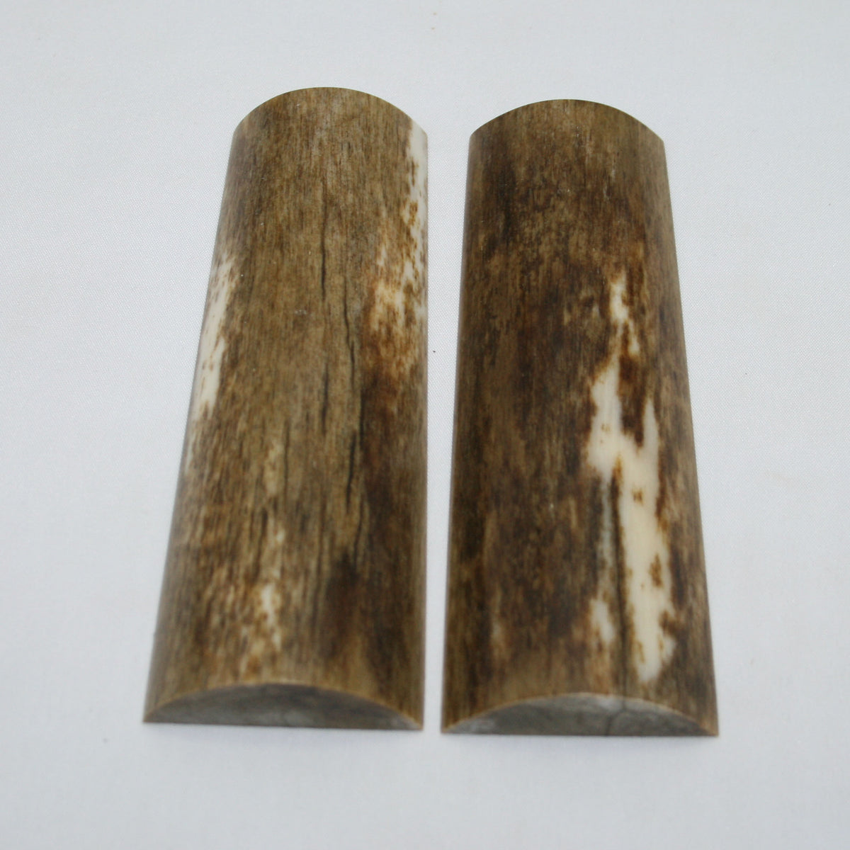 NB108MAN48 Giraffe Bone Scales