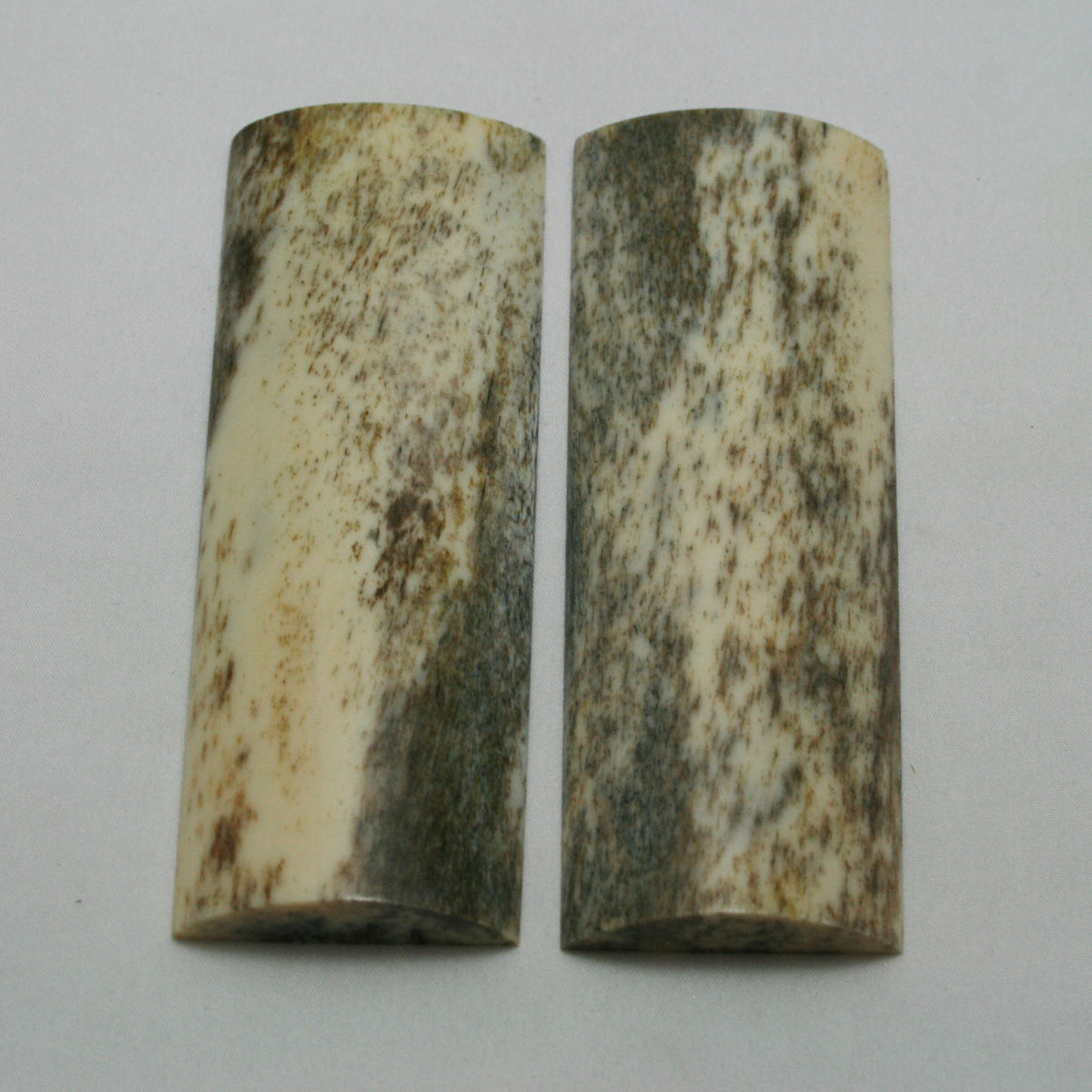 NB108MAN50 Giraffe Bone Scales