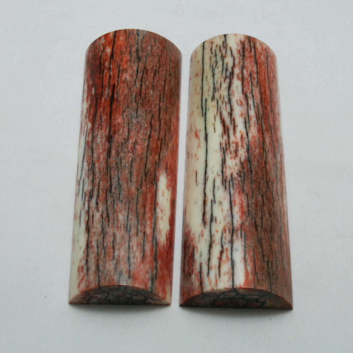 NB108MAN68 Giraffe Bone Scales