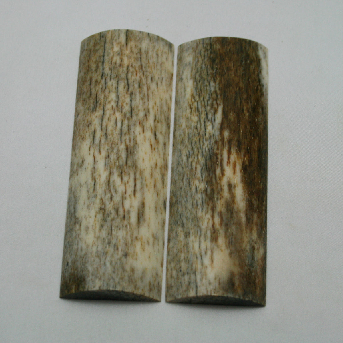 NB108MAN80 Giraffe Bone Scales