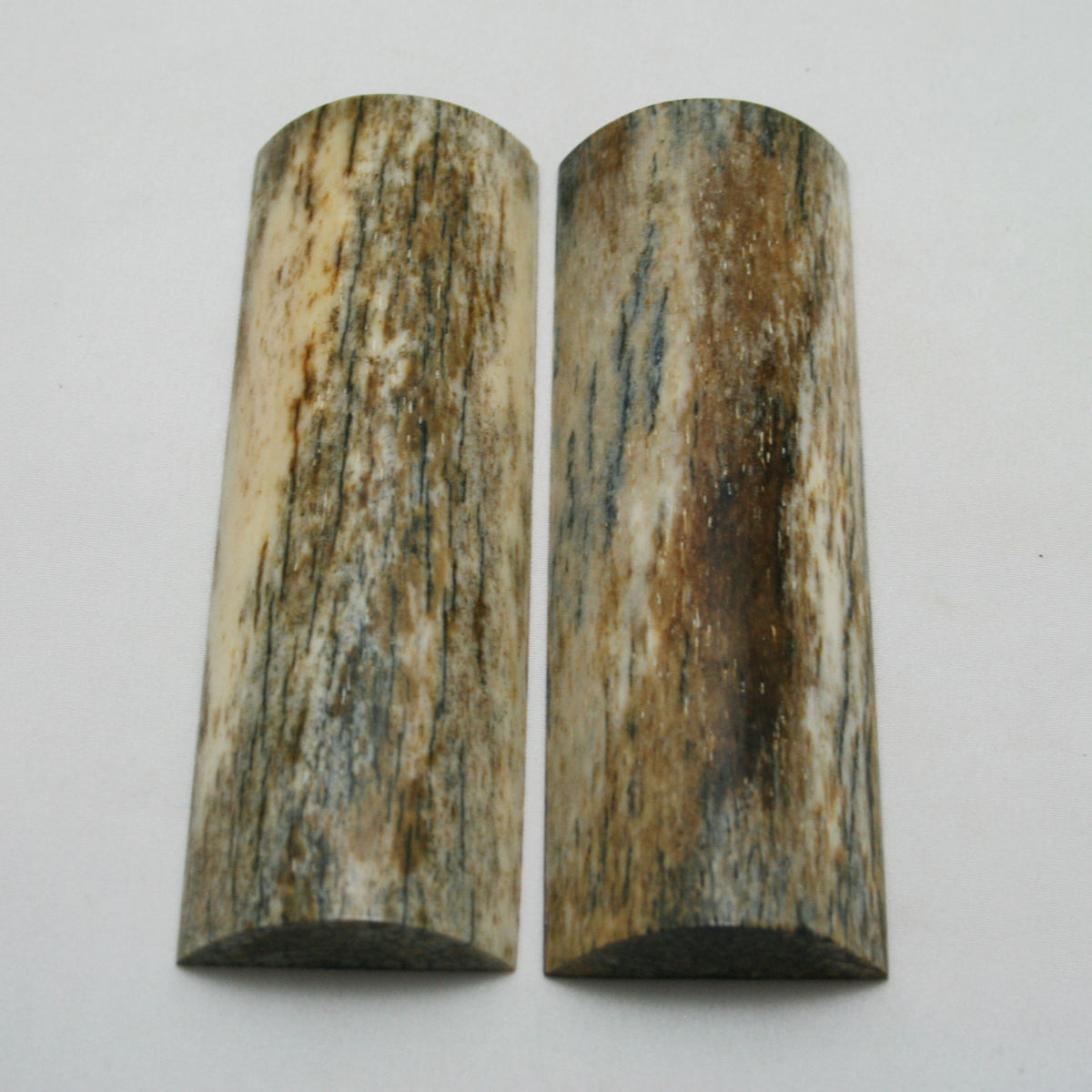 NB108MAN83 Giraffe Bone Scales