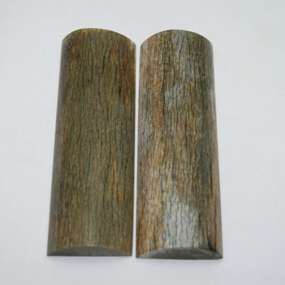 NB108MAN89 Giraffe Bone Scales