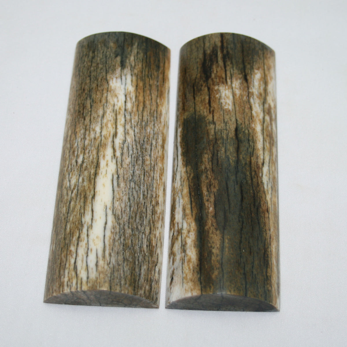 NB108MAN91 Giraffe Bone Scales