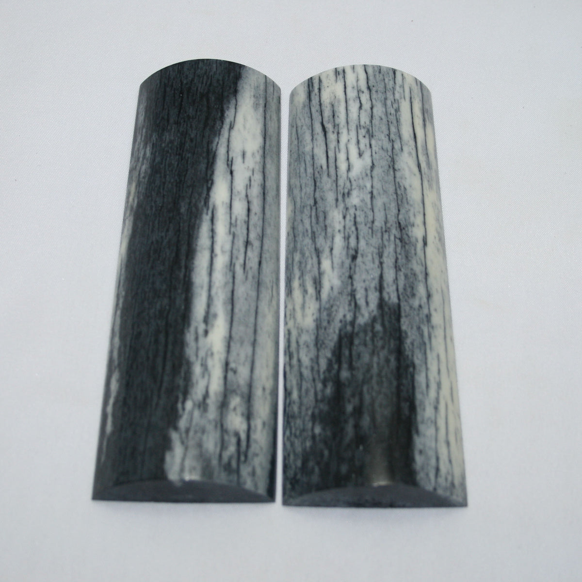 NB108MAN92 Giraffe Bone Scales