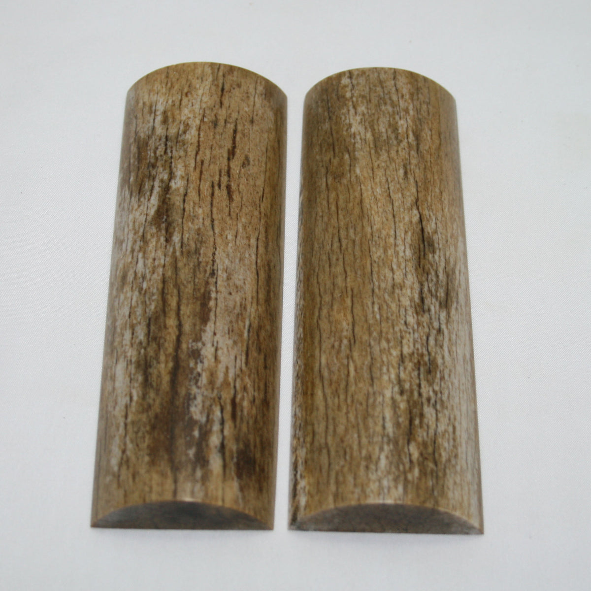 NB108MAN96 Giraffe Bone Scales