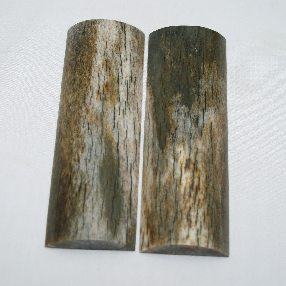 NB108MAN99 Giraffe Bone Scales