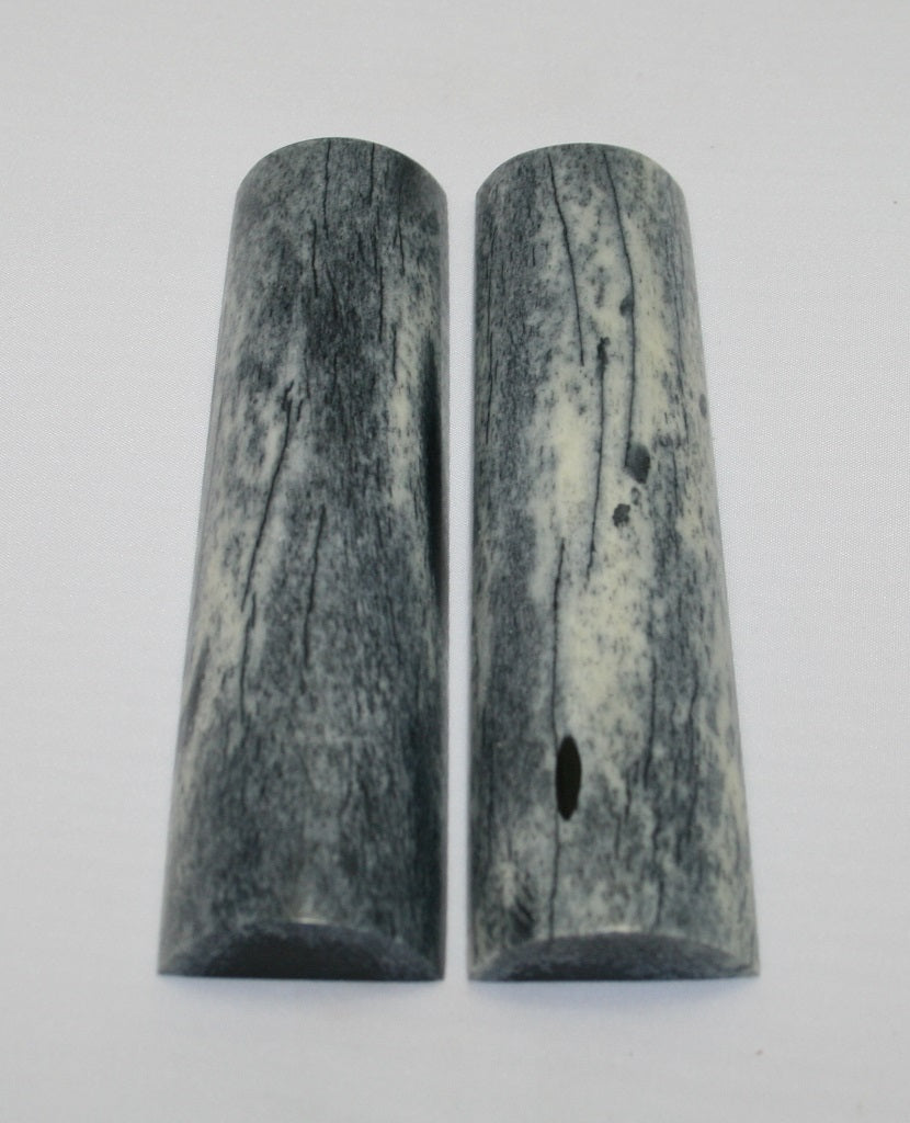 NB105AY44  Giraffe Bone Scales