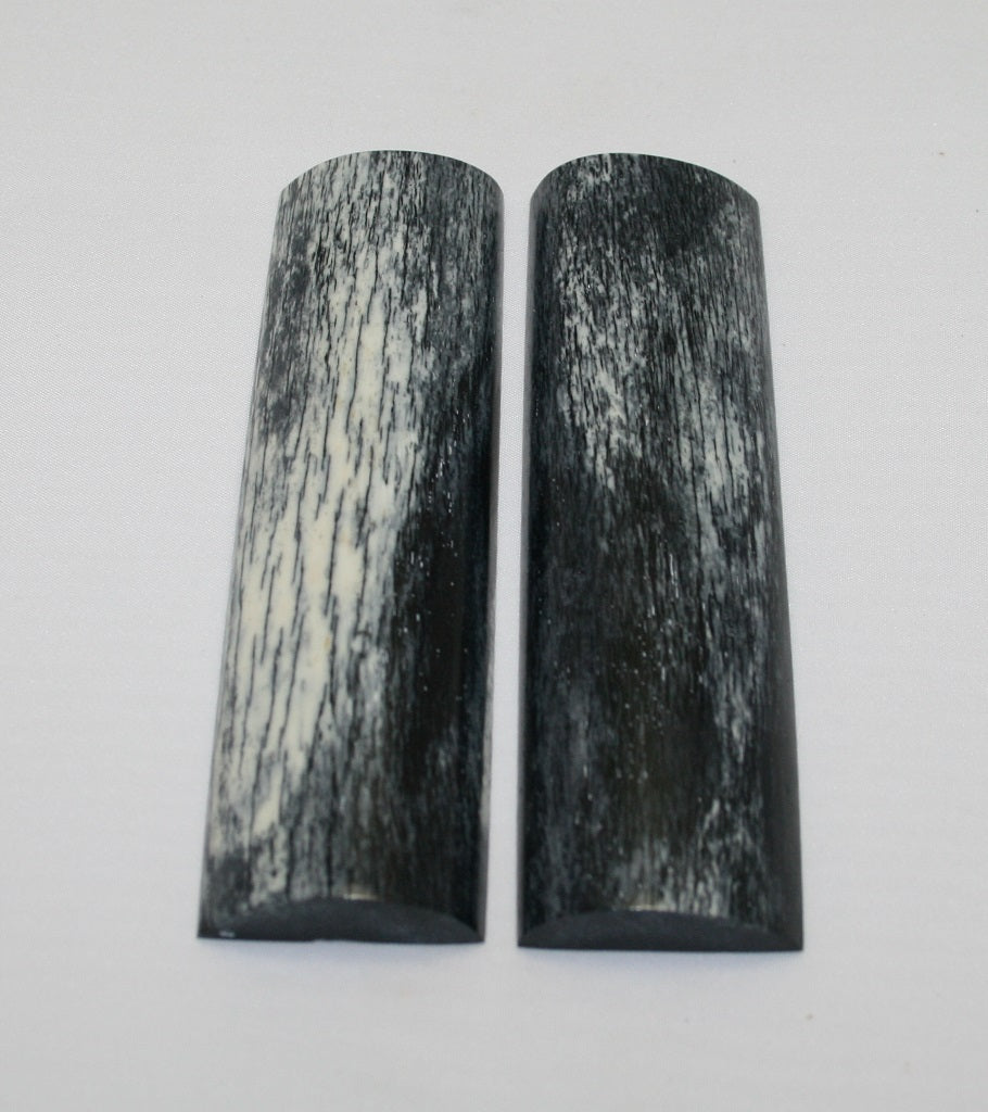 NB105AY46  Giraffe Bone Scales