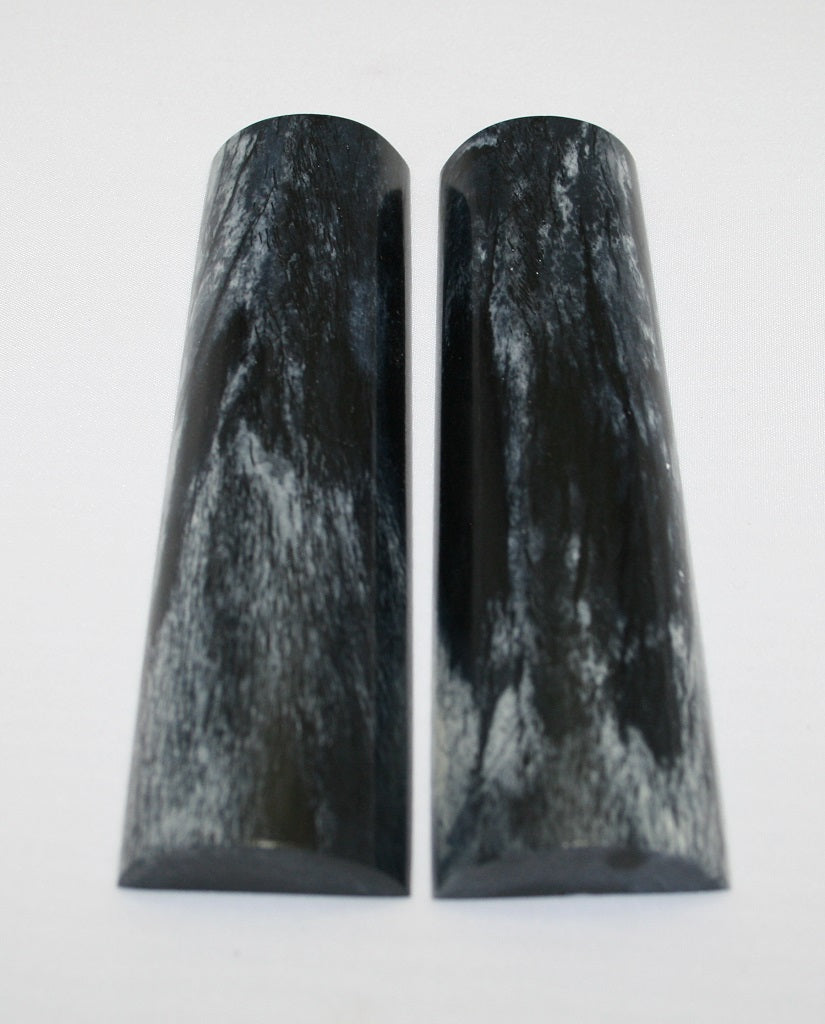 NB105AY64  Giraffe Bone Scales