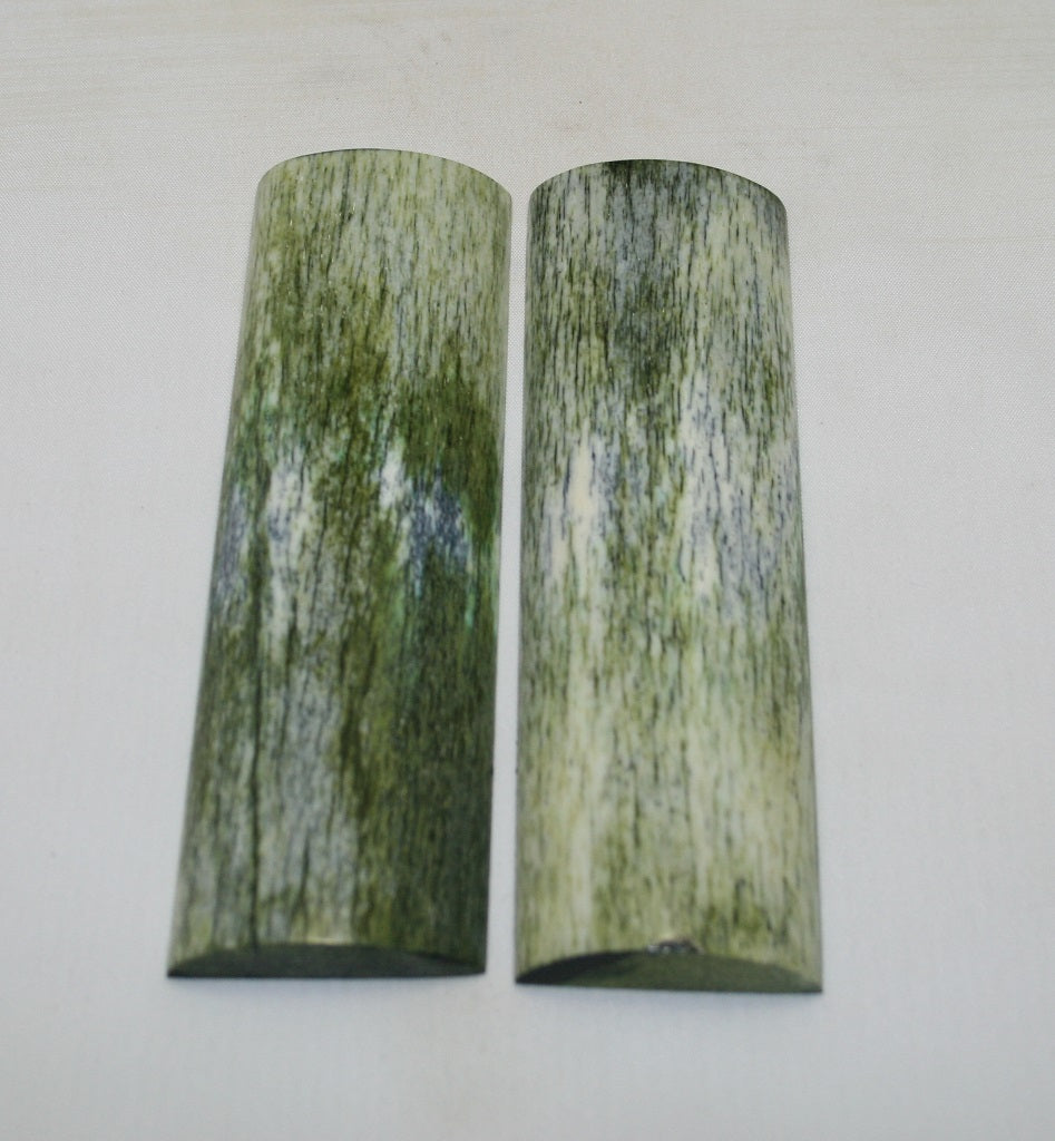 NB105VD77  Giraffe Bone Scales