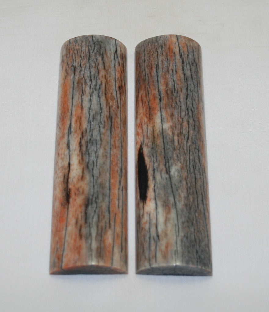 NB105VD82  Giraffe Bone Scales