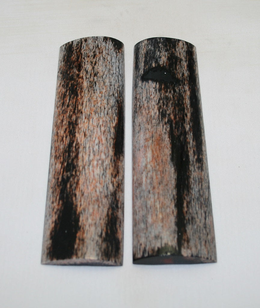 NB105VD120  Giraffe Bone Scales