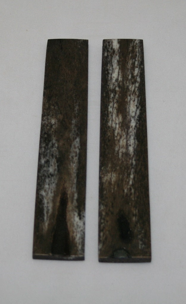 NB102MJ28  Giraffe Bone Scales