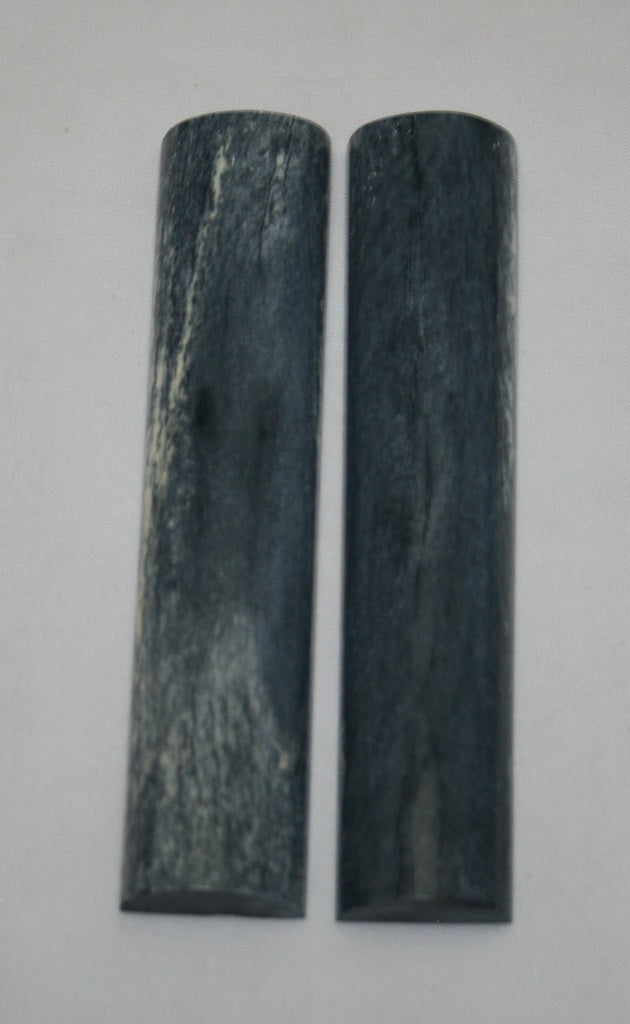 NB102MJ43  Giraffe Bone Scales