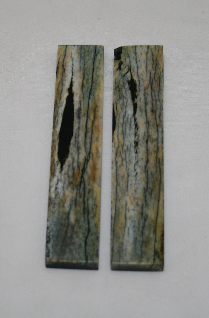 NB102MJ45  Giraffe Bone Scales